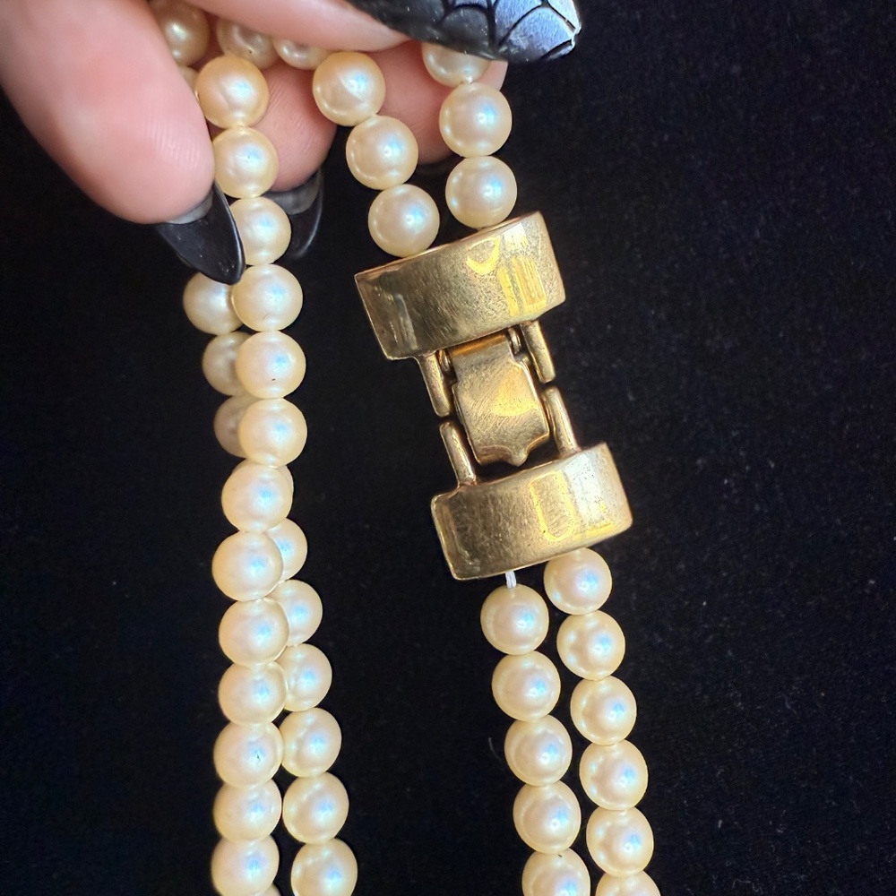 Vintage Monte 2 Strand Glass Pearl and Gold Tone Choker - Picture 5 of 11